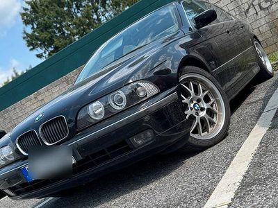 BMW 528