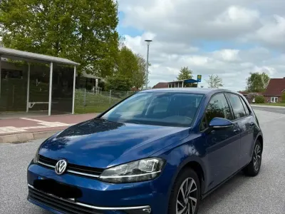 Gebraucht VW Golf VII Edition 116 PS (85 kW) 2018 Blau Kleinwagen