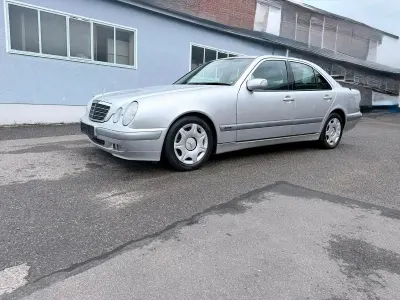 Gebraucht Mercedes E270 170 PS (125 kW) 2000 Silber Limousine