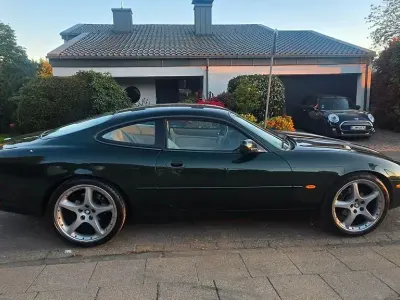 Używany Jaguar XK8 284 KM (208 kW) 1998 Zielony Coupe
