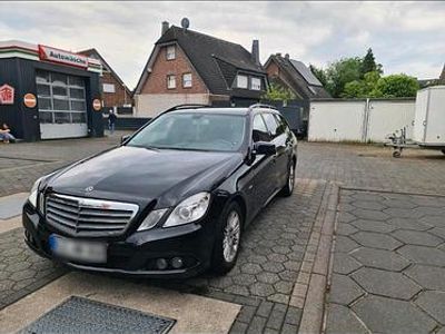Gebraucht Mercedes E200 136 PS (100 kW) 2011 Schwarz Kombi
