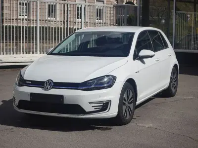 Gebraucht VW e-Golf 100 kW (136 PS) 2020 Pure white Kleinwagen