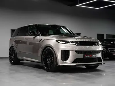 Gebraucht Land Rover Range Rover Sport 635 PS (467 kW) 2024 Flux silver SUV