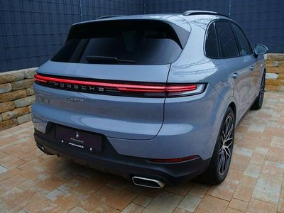 Grau Gebraucht 2024 Porsche Cayenne SUV | 87.890 €