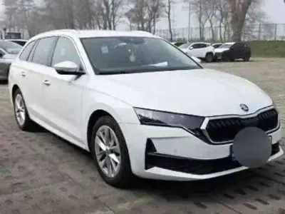Gebraucht Skoda Octavia Selection 150 PS (110 kW) 2024 Candyweiss Kombi