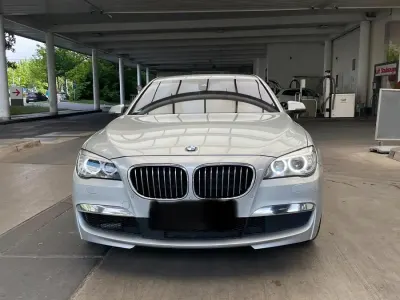 Gebraucht BMW 750 M Sport 381 PS (280 kW) 2014 Silber Limousine