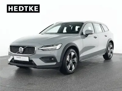 Usata Volvo V60 CC Ultimate 197 CV (144 kW) 2023 Grigio Station wagon