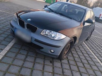 Używany BMW 118 122 KM (89 kW) 2005 Czarny Hatchback