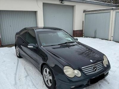 Schwarz Gebraucht 2003 Mercedes CL200 Coupé | 1.800 €
