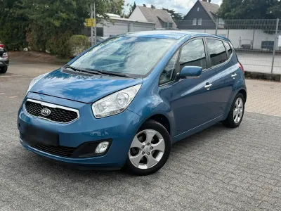 Gebraucht Kia Venga 125 PS (91 kW) 2011 Blau Kleinwagen