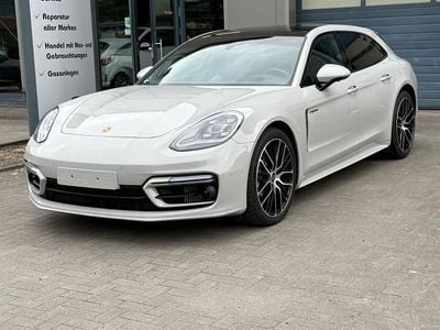 Grau Gebraucht 2024 Porsche Panamera S E-Hybrid Platinum Edition Limousine | 125.900 €