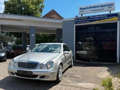 Gebraucht Mercedes E200 163 PS (119 kW) 2002 Silber Limousine