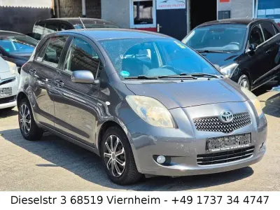 Gebraucht Toyota Yaris 90 PS (66 kW) 2009 Grau Kleinwagen