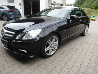 Gebraucht Mercedes E350 Avantgarde 231 PS (169 kW) 2010 Schwarz Coupé
