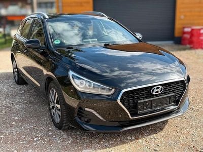 Gebraucht Hyundai i30 116 PS (85 kW) 2021 Schwarz Kombi