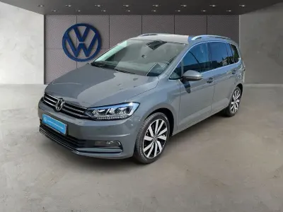 Gebraucht VW Touran Highline 150 PS (110 kW) 2023 Grau Van / Kleinbus