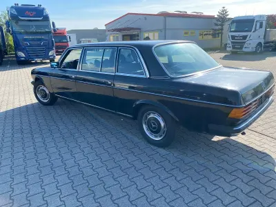 Gebraucht Mercedes 250 140 PS (102 kW) 1979 Schwarz Limousine