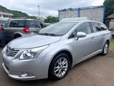 Gebraucht Toyota Avensis Basis 126 PS (92 kW) 2011 Silber Kombi