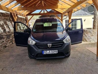 Second-hand Dacia Dokker Express Ambiance 116 CP (85 kW) 2015 Albastru Van