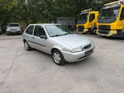 Gebraucht Ford Fiesta 75 PS (55 kW) 1999 Silber Kleinwagen