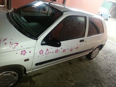 Gebraucht Renault Clio II 82 PS (60 kW) 1998 Weiß Kleinwagen