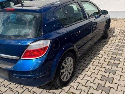 Gebraucht Opel Astra 105 PS (77 kW) 2004 Blau Limousine