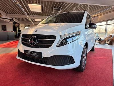 Gebraucht Mercedes V220 Avantgarde 163 PS (119 kW) 2022 Weiß Van / Kleinbus