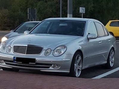 Mercedes E320