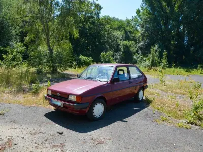 Gebraucht Ford Fiesta 49 PS (36 kW) 1988 Rot Kleinwagen