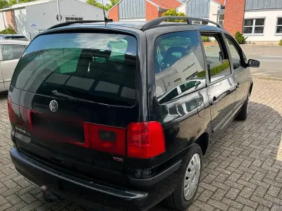 Gebraucht VW Sharan 131 PS (96 kW) 2003 Schwarz Van / Kleinbus