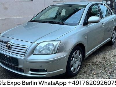 Usata Toyota Avensis Executive 129 CV (94 kW) 2005 Oro Berlina