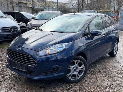 Gebraucht Ford Fiesta Trend 101 PS (74 kW) 2014 Blau Kleinwagen