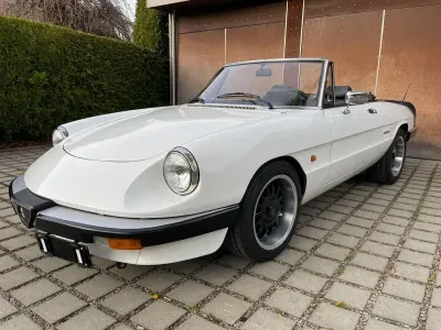 Usata Alfa Romeo Spider 103 CV (75 kW) 1987 Bianco Cabrio