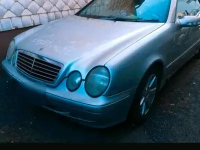 Gebraucht Mercedes CLK200 136 PS (100 kW) 2000 Silber Cabrio