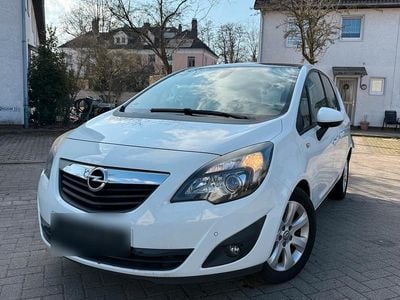 Gebraucht Opel Meriva 101 PS (74 kW) 2012 Weiß Van / Kleinbus