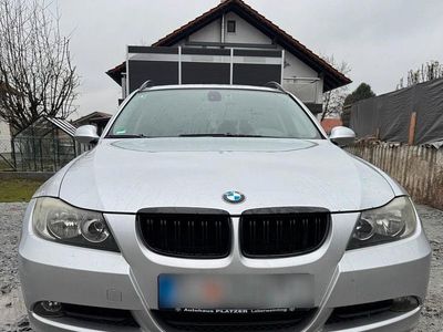 Gebraucht BMW 320 150 PS (110 kW) 2007 Grau Kombi