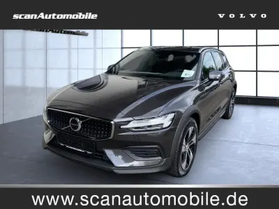 Gebraucht Volvo V60 Plus 197 PS (144 kW) 2023 Platinum grey / (metallic) Kombi