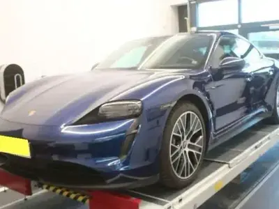 Gebraucht Porsche Taycan Chrono 300 kW (408 PS) 2021 Enzianblau Limousine