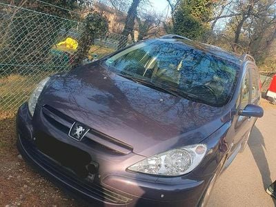 Violet Gebraucht 2003 Peugeot 307 Kombi | 1.900 € (Guter Preis)