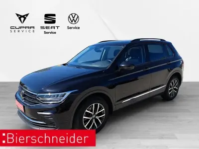 Gebraucht VW Tiguan Life 150 PS (110 kW) 2023 Schwarz SUV