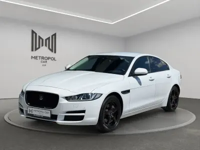 Gebraucht Jaguar XE Prestige 241 PS (177 kW) 2016 Weiß Limousine