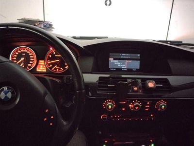 BMW 523