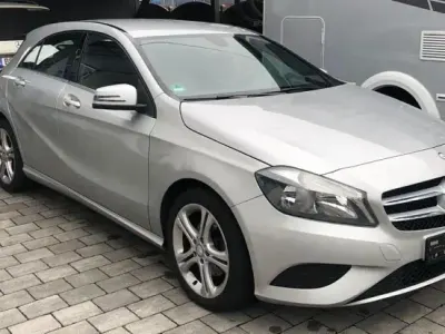 Używany Mercedes A180 Urban 122 KM (89 kW) 2013 Srebrny Hatchback