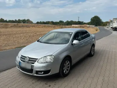 Gebraucht VW Jetta 105 PS (77 kW) 2006 Silber Limousine