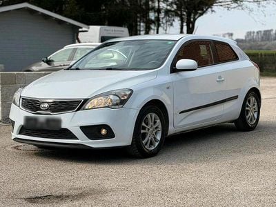 Gebraucht Kia Ceed 116 PS (85 kW) 2012 Weiß Kleinwagen