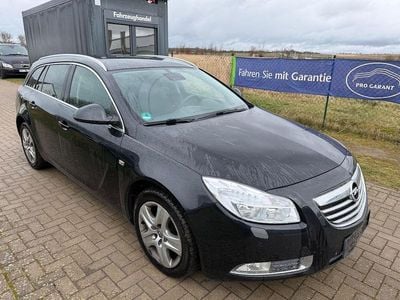 Gebraucht Opel Insignia Edition 131 PS (96 kW) 2011 Schwarz Kombi