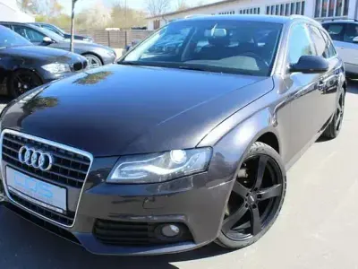 Gebraucht Audi A4 Ambiente 170 PS (125 kW) 2011 Lavagrau perleffekt Kombi