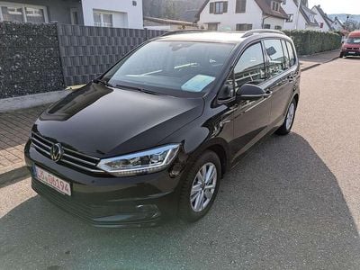 Gebraucht VW Touran Comfortline 150 PS (110 kW) 2024 Deep black perleffekt Van / Kleinbus