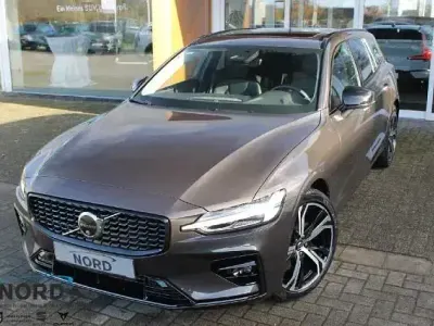 Gebraucht Volvo V60 Business Edition 197 PS (144 kW) 2025 Grau Kombi