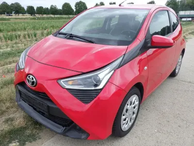 Gebraucht Toyota Aygo X-play 72 PS (52 kW) 2021 Rot Kleinwagen